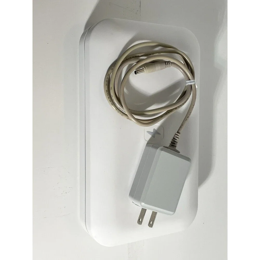 PHONESOAP 3 UV Cell Phone Sanitizer Cleaner & Dual Universal Charger White 600W